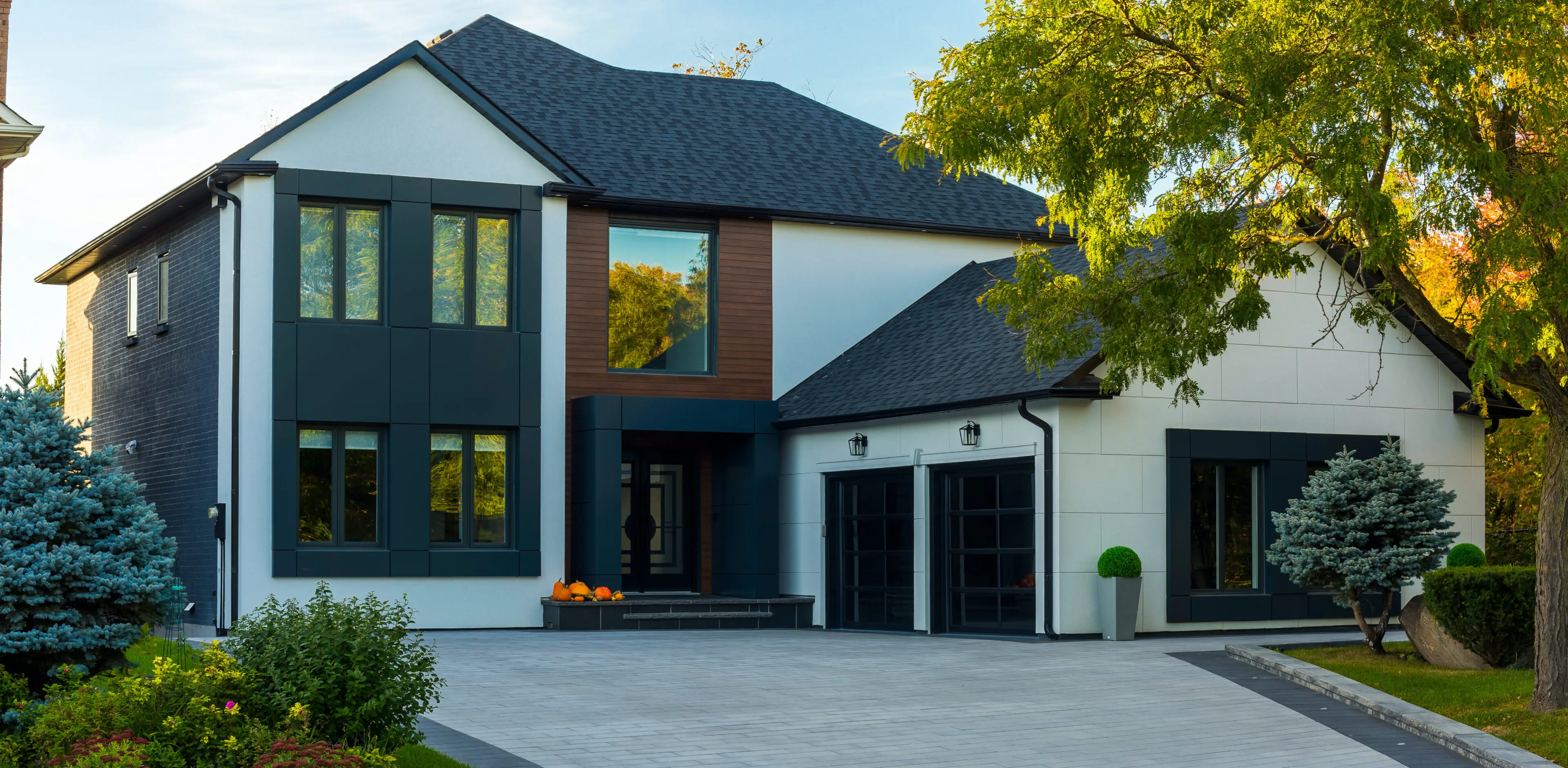 Custom built luxury house in the suburbs of Toronto, Canada Custom built luxury house in the suburbs of Toronto, Canada